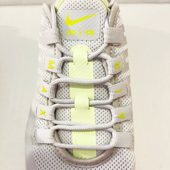 Nike Air Max Axis with Box - Picture 9 of 11